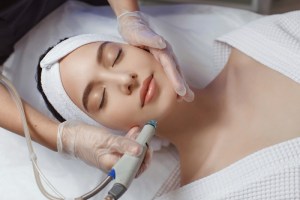 Hydrafacial procedure on a female patient
